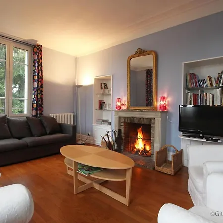 Maison De Maître 19ème Siècle Avec Grand Parc Et 5 Chambres, Inclus, à - Fr-1-497-57 *