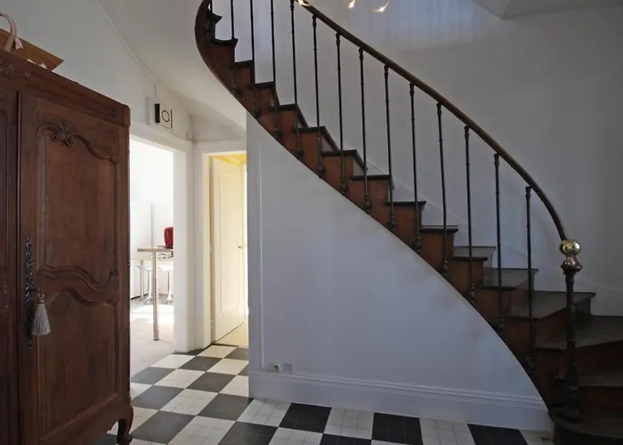 Maison De Maitre 19eme Siecle Avec Grand Parc Et 5 Chambres, Inclus, A - Fr-1-497-57 Holiday home L'Aigle