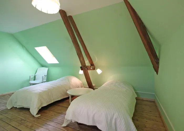 Maison De Maitre 19eme Siecle Avec Grand Parc Et 5 Chambres, Inclus, A - Fr-1-497-57 Holiday home *