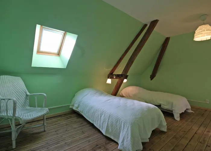 Maison De Maitre 19eme Siecle Avec Grand Parc Et 5 Chambres, Inclus, A - Fr-1-497-57 Holiday home L'Aigle