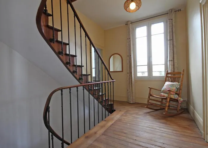 Holiday home Maison De Maitre 19eme Siecle Avec Grand Parc Et 5 Chambres, Inclus, A - Fr-1-497-57