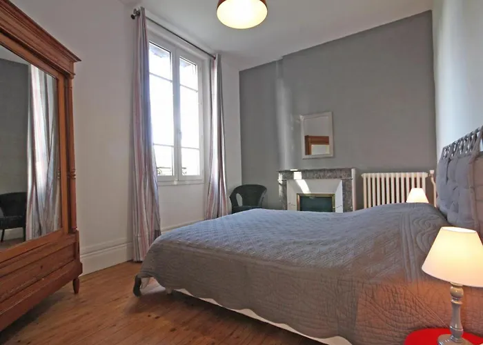 Maison De Maitre 19eme Siecle Avec Grand Parc Et 5 Chambres, Inclus, A - Fr-1-497-57