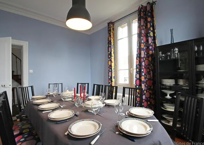 Holiday home Maison De Maitre 19eme Siecle Avec Grand Parc Et 5 Chambres, Inclus, A - Fr-1-497-57 L'Aigle