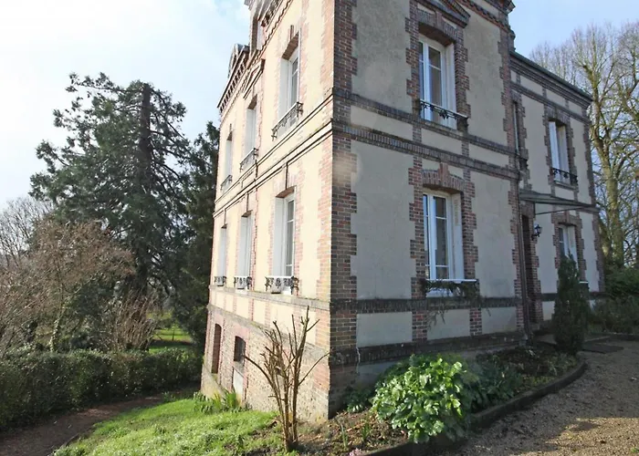 Holiday home Maison De Maitre 19eme Siecle Avec Grand Parc Et 5 Chambres, Inclus, A - Fr-1-497-57